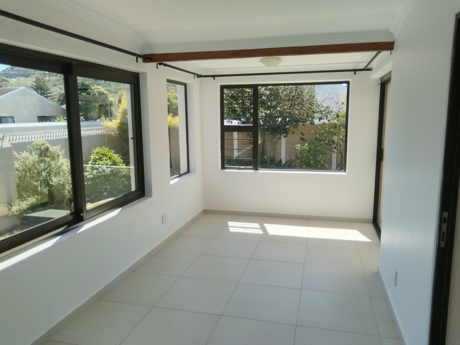 To Let 3 Bedroom Property for Rent in Silverglade Western Cape